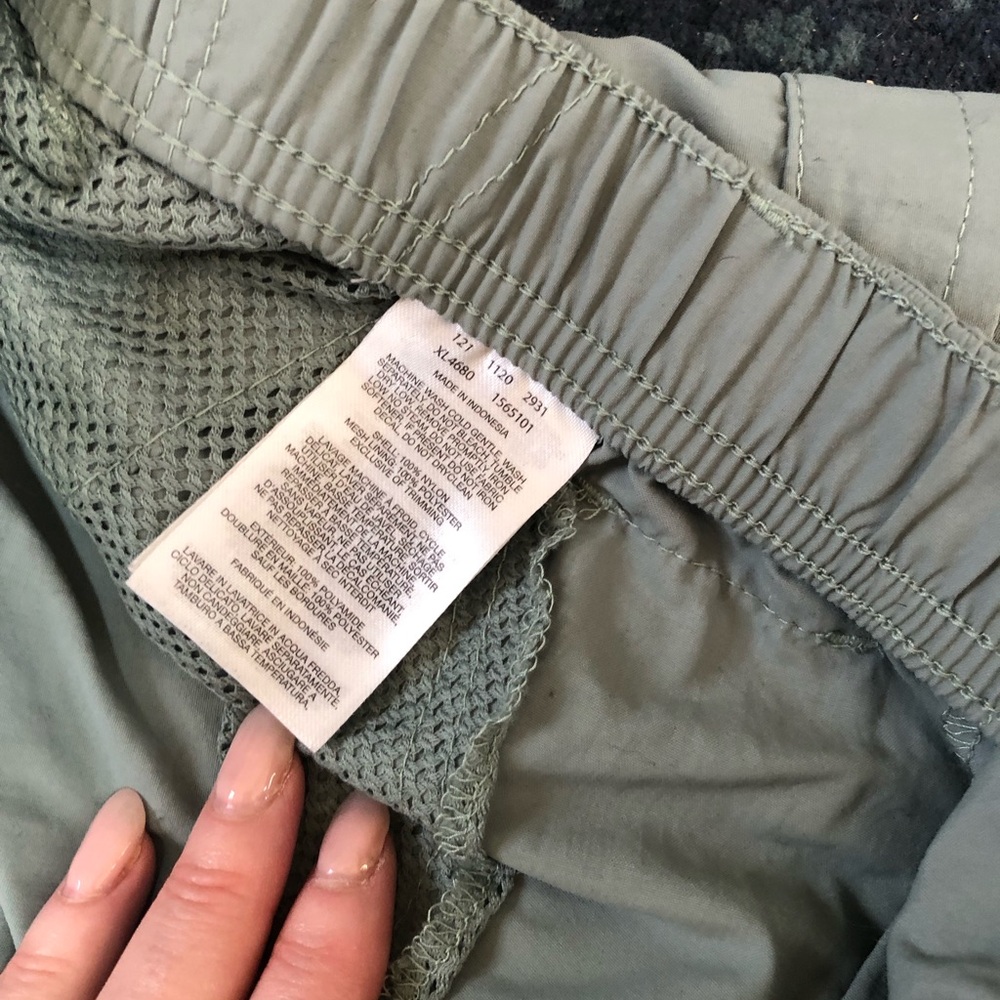 Columbia Hiking Shorts - Picture 6 of 6